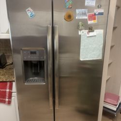 GE Refrigerator 