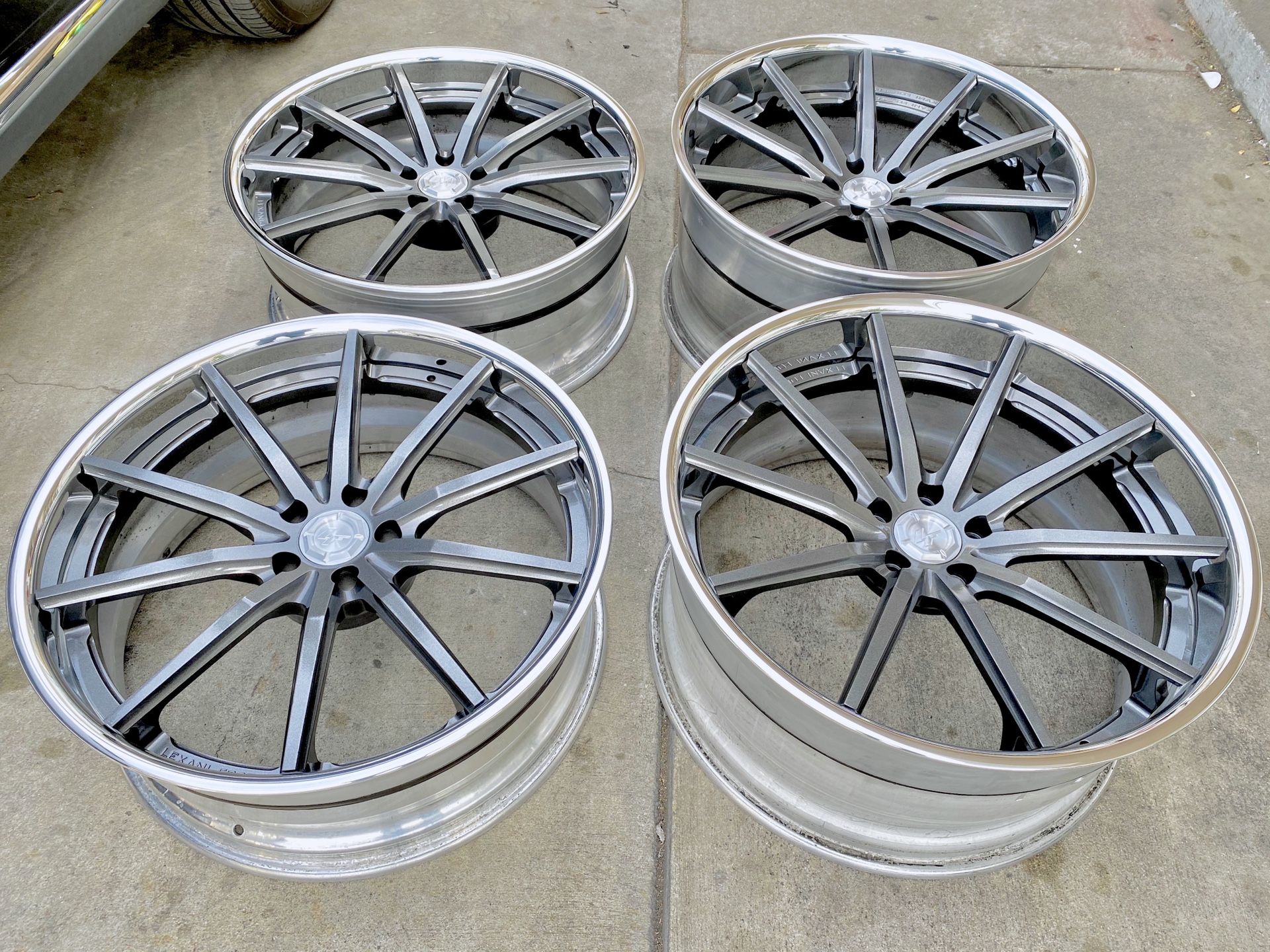 Lexani Forged 3 piece wheels 22x9 22x11 5x112 Mercedes Mclaren Lamborghini rims ( Like New condition )