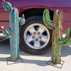 Lovely Metal Saguaro Cactus Yard Art Sculptures!