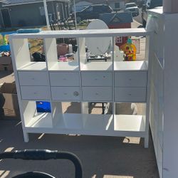 Large Cube Storage  With 8 Draws