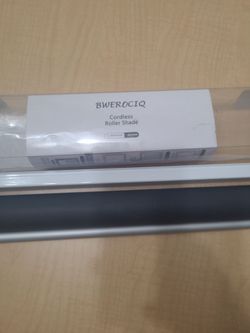 BWEROCIQ Blackout Cordless Roller Shade 25” x 72” – New/Open Box