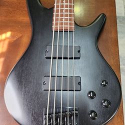 Electric Base Ibanez . 