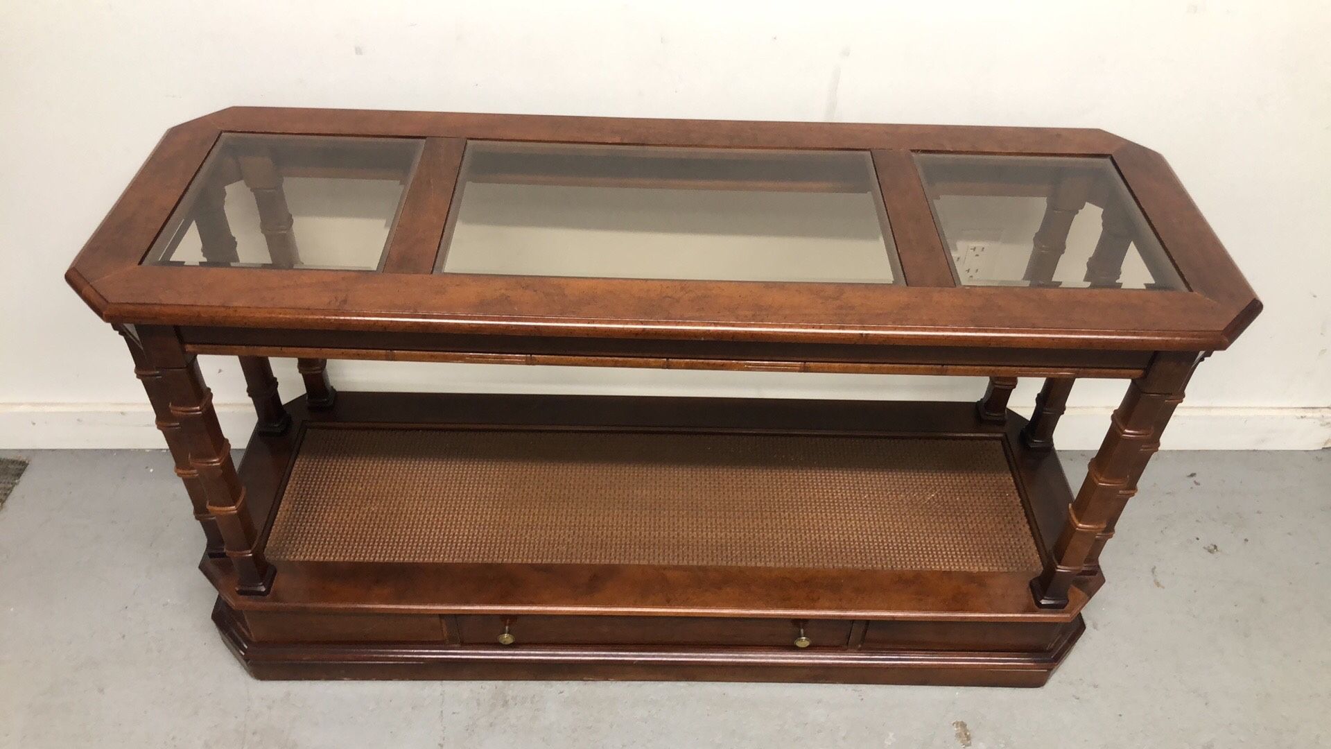 50”wx27”hx17”d very good condition Table