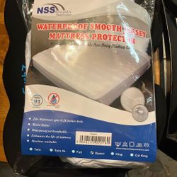Queen Fitted Waterproof Mattress Protector