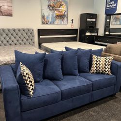 Royal Blue Sofa. 🚚WE DELIVER🚚