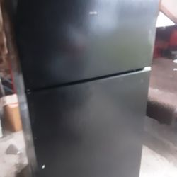 20 .6 Cu Ft KitchenAid Refrigerator With Ice Maker