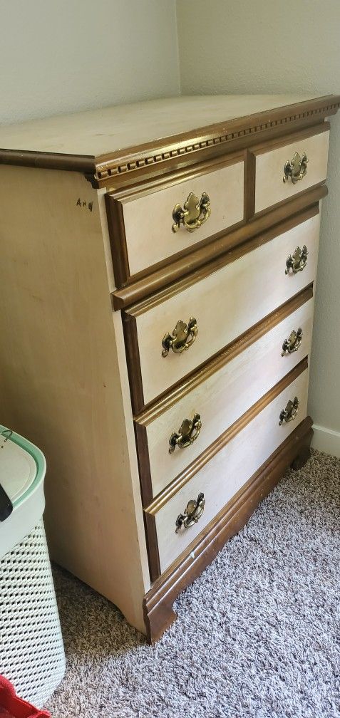 32x18x40.5 Brown Dresser