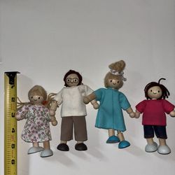Modern Doll Family Plantoys