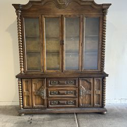 Solid Wood Vintage China Cabinet – free Estate-Style