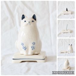Porcelain Cat Incense Burner w/ Base Made in Japan Blue White Floral Motif Chinoiserie 3pc Set EUC