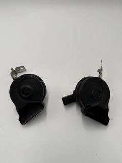 OEM VW Audi Dual Horn Set High Low Tone Pair 5N0 951 223 B / 5N0 951 221 B