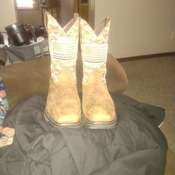 Ariat boots size 12