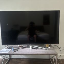 Samsung 60 In smart Tv