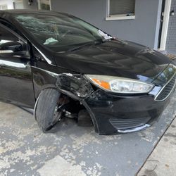 2017 FORD FOCUS SE HATCHBACK FOR PARTS