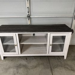 Tv stand (entertainment center)