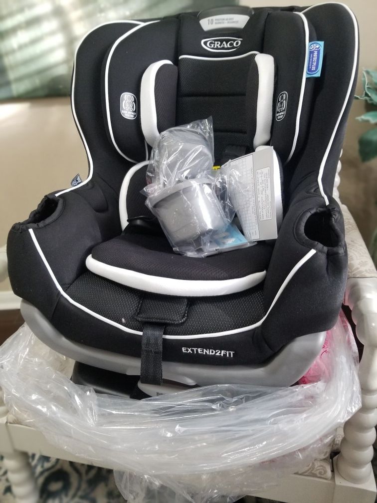 Graco Exntend to FIt Convertible Car seat New In Box