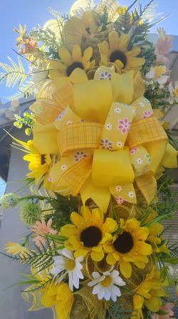 Sunflower swag $45