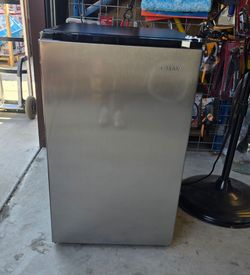 Vissani 4.3 cu.ft. mini refrigerator