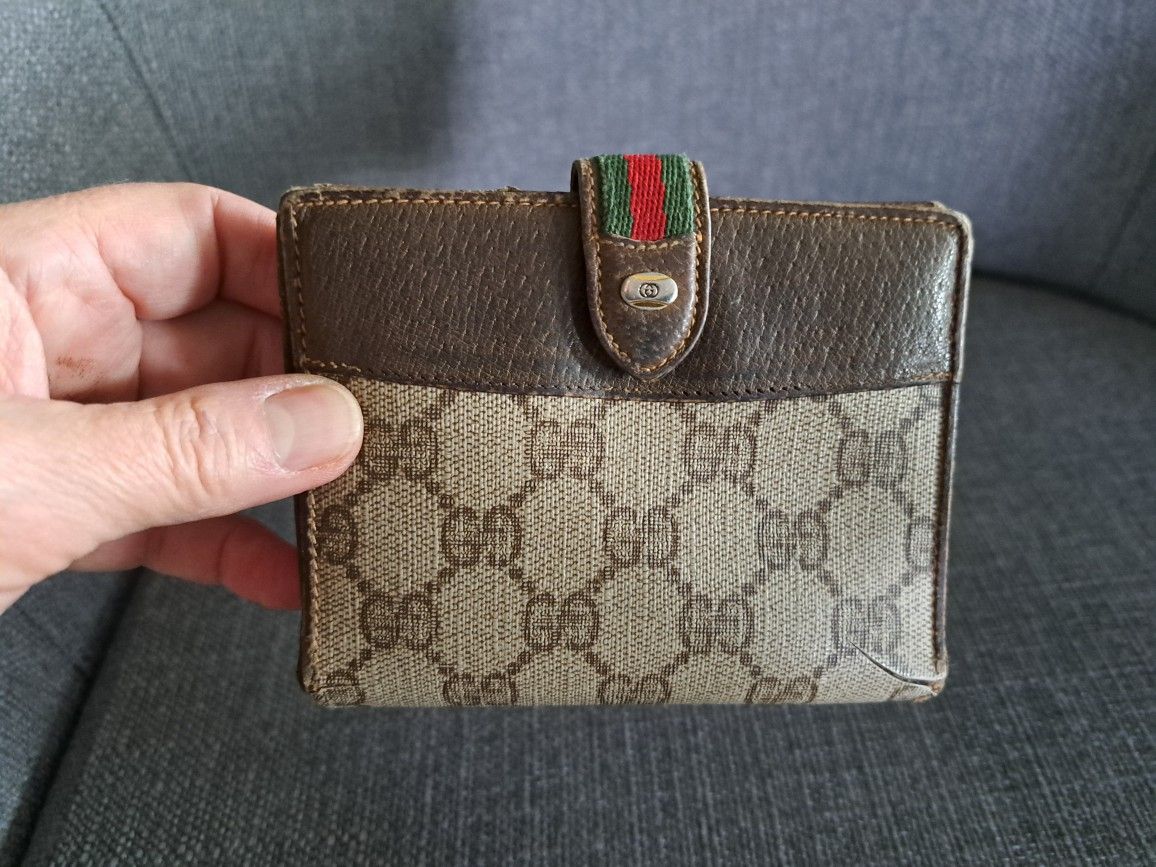 Vintage Gucci Wallet - Please See Photos & Description