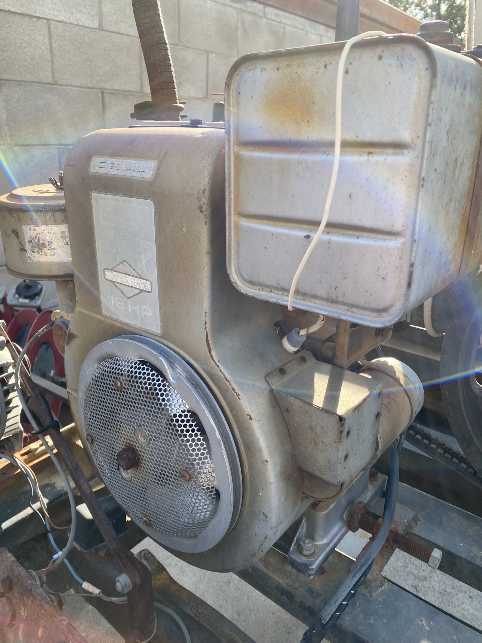 Briggs & Stratton, 16 hp engine