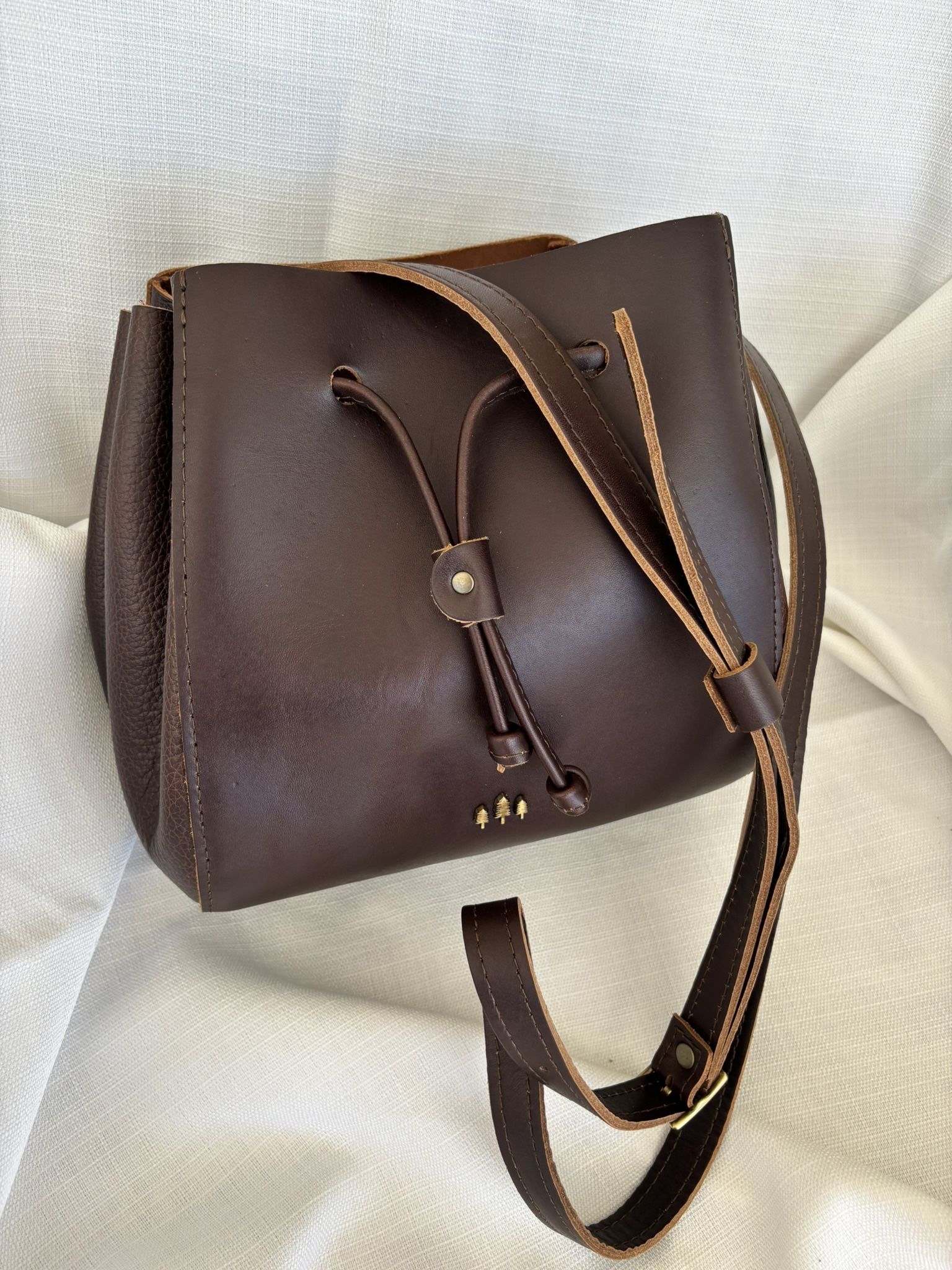 Portland Leather Nest Bucket Bag – NEW (Grizzly, Almost Perfect)