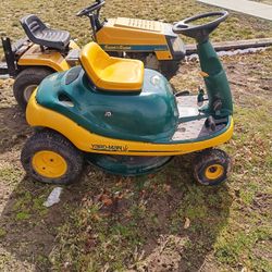 Yard Man . Riding Lawn Mower Green/Yellow