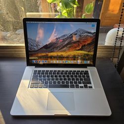Apple MacBook Pro - Like New