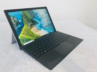 Microsoft Surface Pro 7+ i5 11th Gen 16GB RAM 256GB SSD w/ Keyboard & Charger