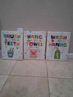 Bathroom wall art set