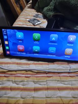 Car Dash Cam Display with CarPlay & Android Auto