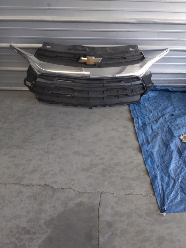 Chevy Taho 2021-022 Grill Good Condition