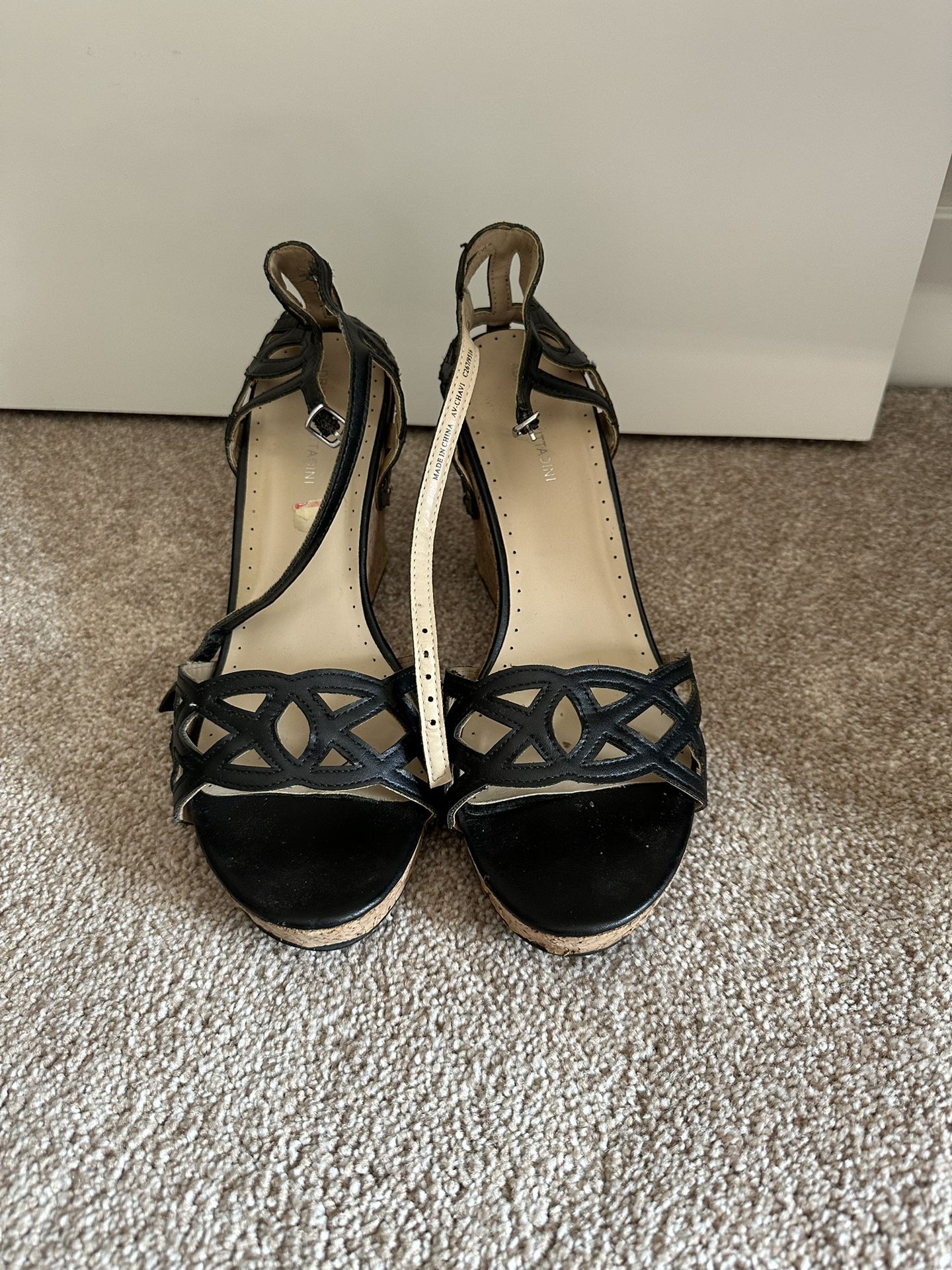 Adrienne Vittadini Size 11 Black Platform Wedge Sandals