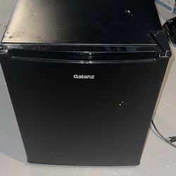 Black Fridge For Your Bedroom 