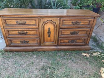 Dresser
