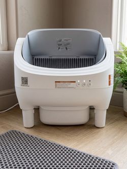 BRAND NEW!!! Automatic cat litter box