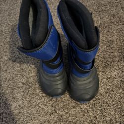 Boys Snow Boots Size 5