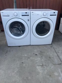LG Washer and Electric Dryer Set