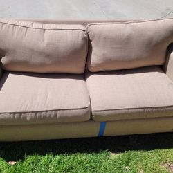 Couch With Pull Out Bed 