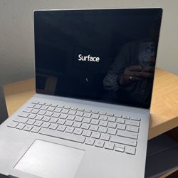 Microsoft Surface Book 1 – i7 / 16GB / 512GB SSD / NVIDIA GTX 965M