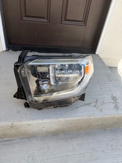 Toyota Tundra headlight