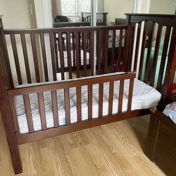 Crib and Toddler Bed With Mattress