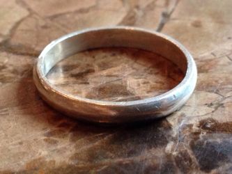 925 sterling silver wedding ring size 10 1/4 grams. 2.9