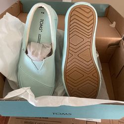 Girls Tom’s Brand New 