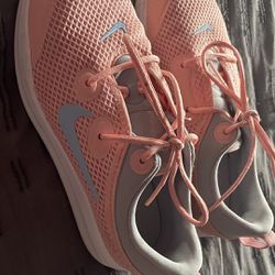 Girls Nike Shoes 2 