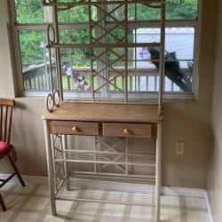 Decorative bakers rack