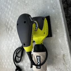RYOBI 2 Amp Corded 1/4 Sheet Sander