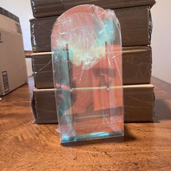 Acrylic Flower Vase (Iridescent)