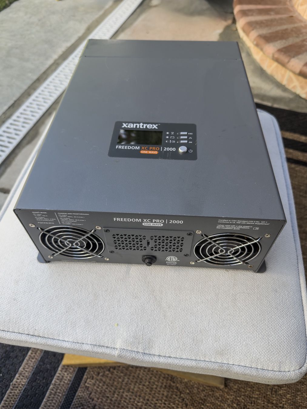 Xantrex Freedom XC Pro 2000 Inverter/Charger