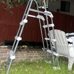 Above-ground Pool Ladder