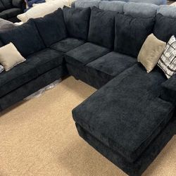 Stylish Nice Cozy Sectional 
